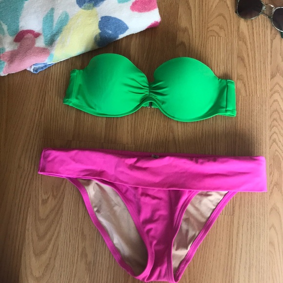 Victoria’s Secret Bikini Top - Picture 2 of 6